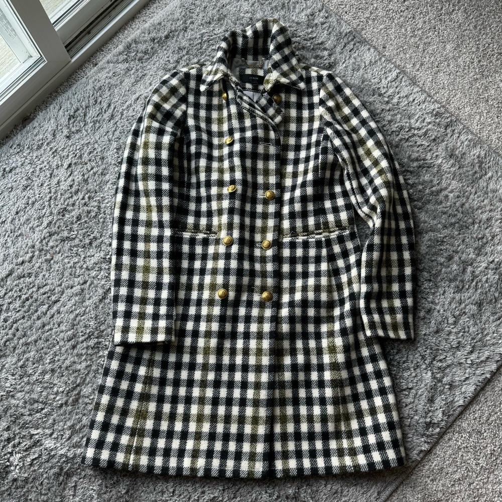 Great condition! Jcrew plaid coat - size 8T beautiful pattern gold buttons